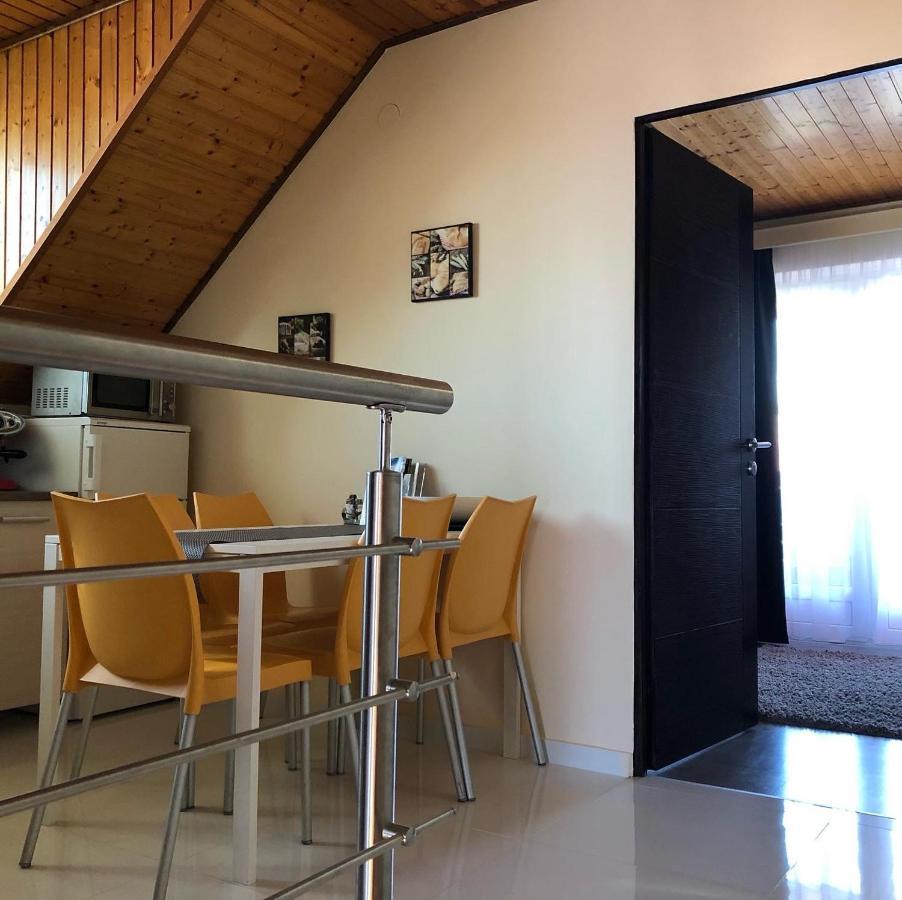 Bier-Lak Apartman House 71 Balatonlelle Bagian luar foto