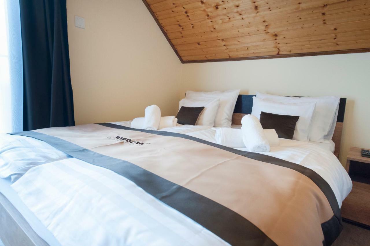 Bier-Lak Apartman House 71 Balatonlelle Bagian luar foto