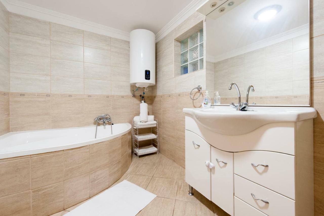 Bier-Lak Apartman House 71 Balatonlelle Bagian luar foto