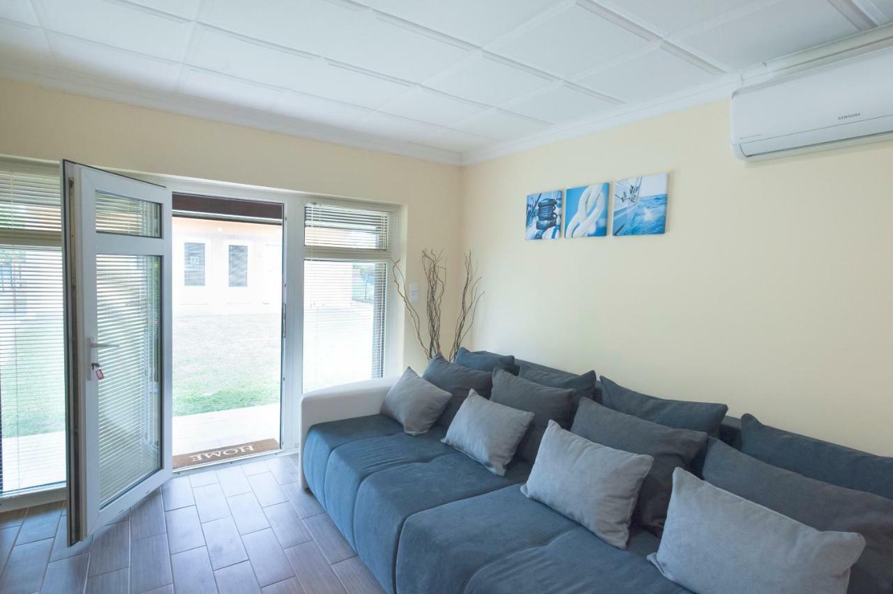 Bier-Lak Apartman House 71 Balatonlelle Bagian luar foto