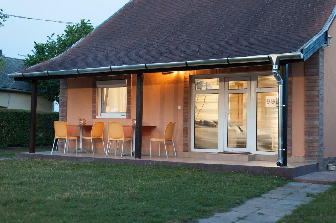 Bier-Lak Apartman House 71 Balatonlelle Bagian luar foto