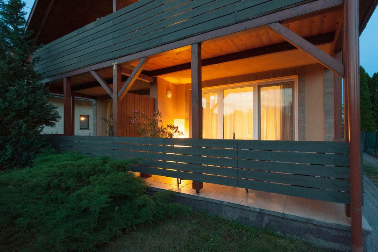 Bier-Lak Apartman House 71 Balatonlelle Bagian luar foto