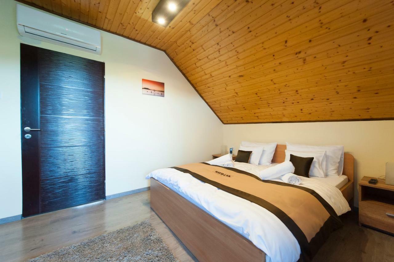 Bier-Lak Apartman House 71 Balatonlelle Bagian luar foto