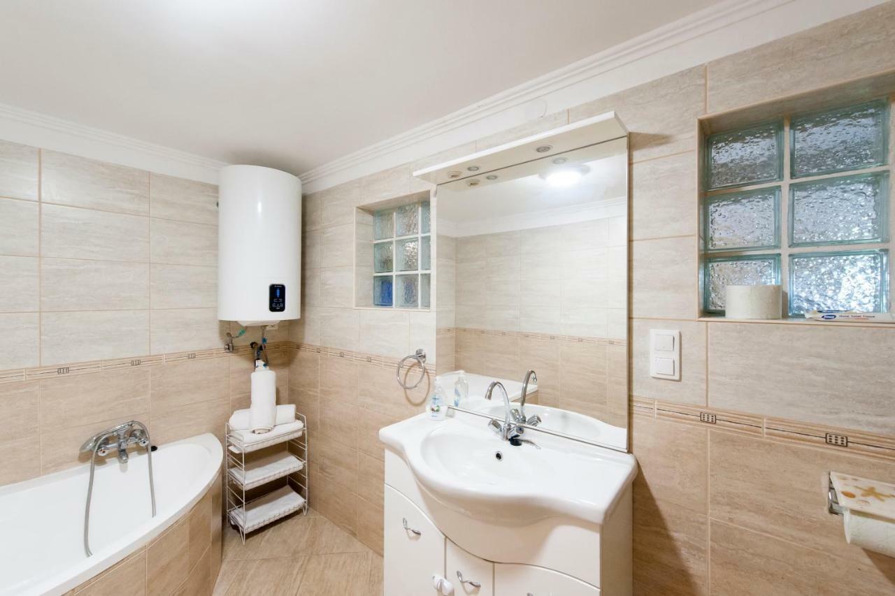 Bier-Lak Apartman House 71 Balatonlelle Bagian luar foto