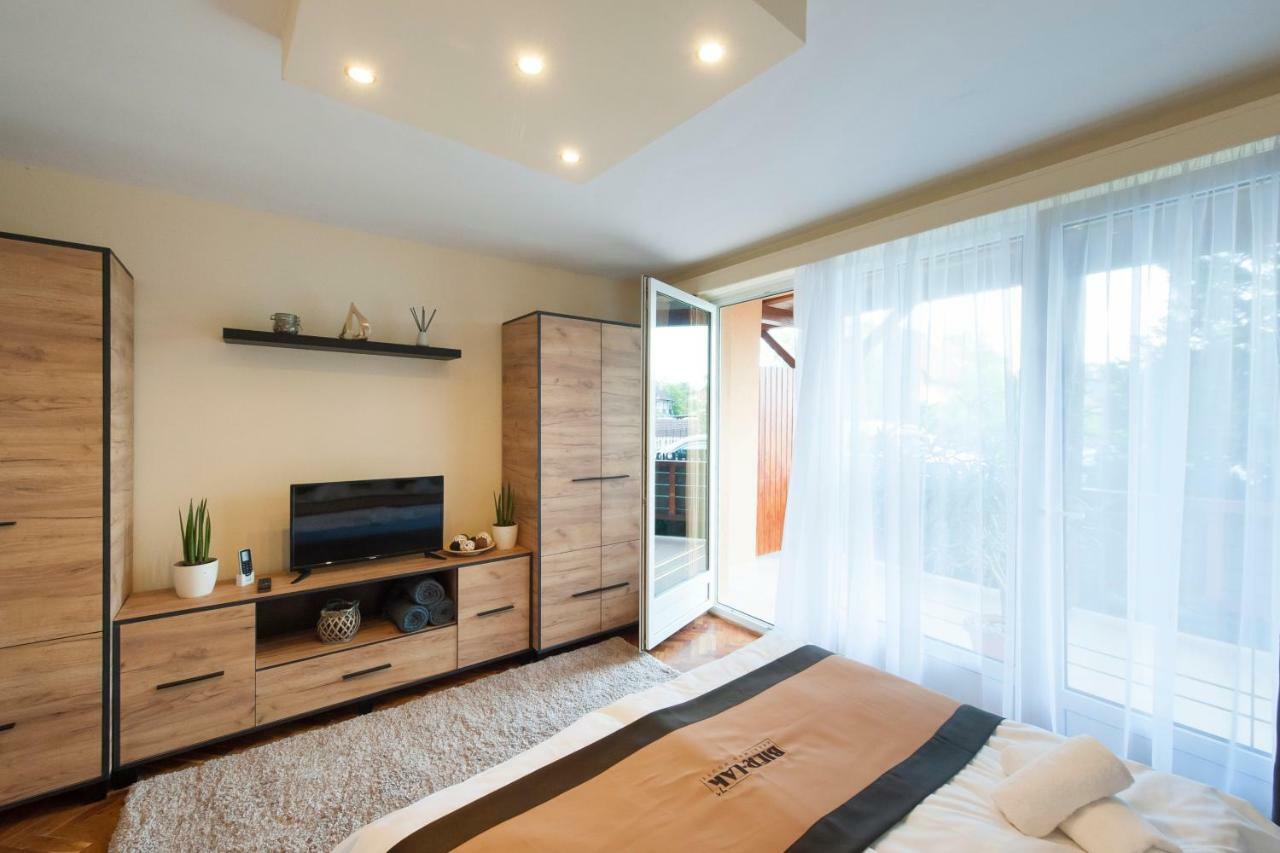 Bier-Lak Apartman House 71 Balatonlelle Bagian luar foto