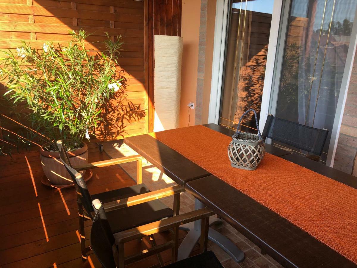Bier-Lak Apartman House 71 Balatonlelle Bagian luar foto