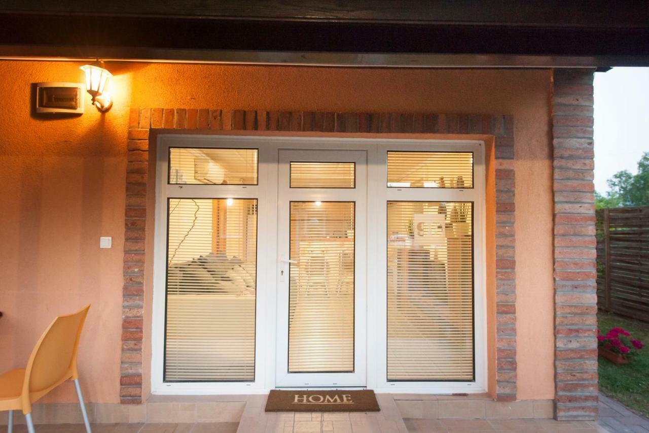 Bier-Lak Apartman House 71 Balatonlelle Bagian luar foto